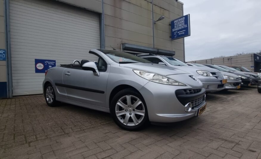 Peugeot 207 CC uit 2007
