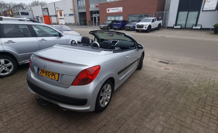 Peugeot 207 CC uit 2007