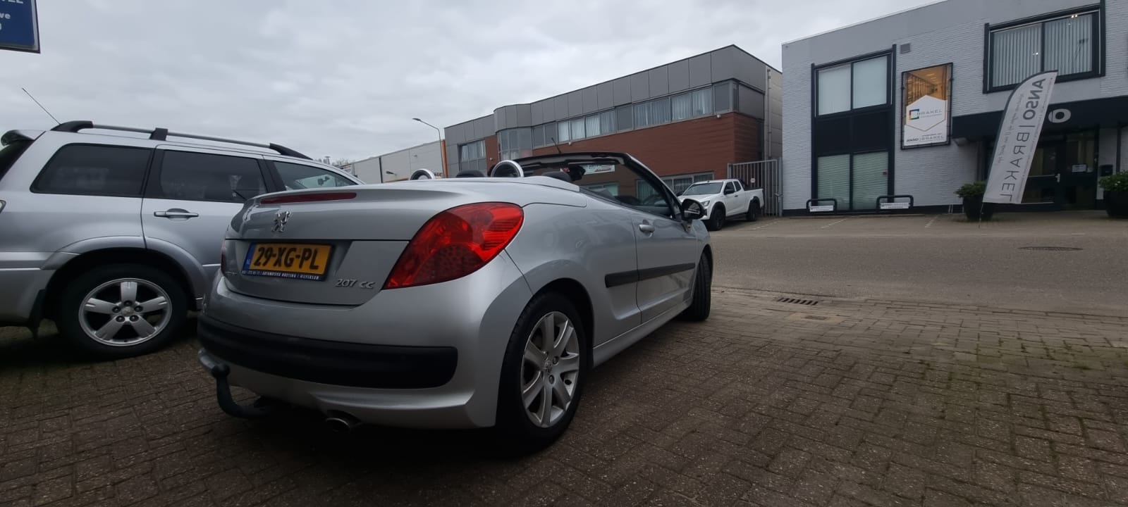 Peugeot 207 CC uit 2007