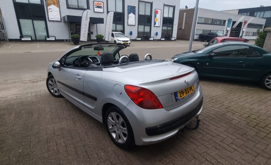 Peugeot 207 CC uit 2007