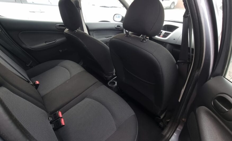 Peugeot 206 + uit 2010