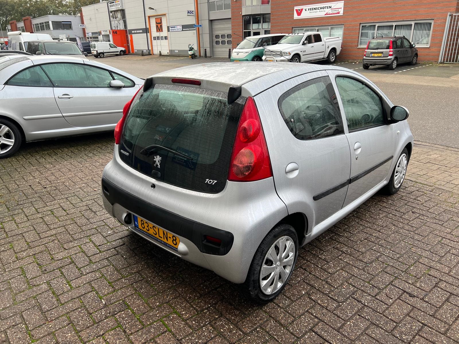 Peugeot 107 uit 2011