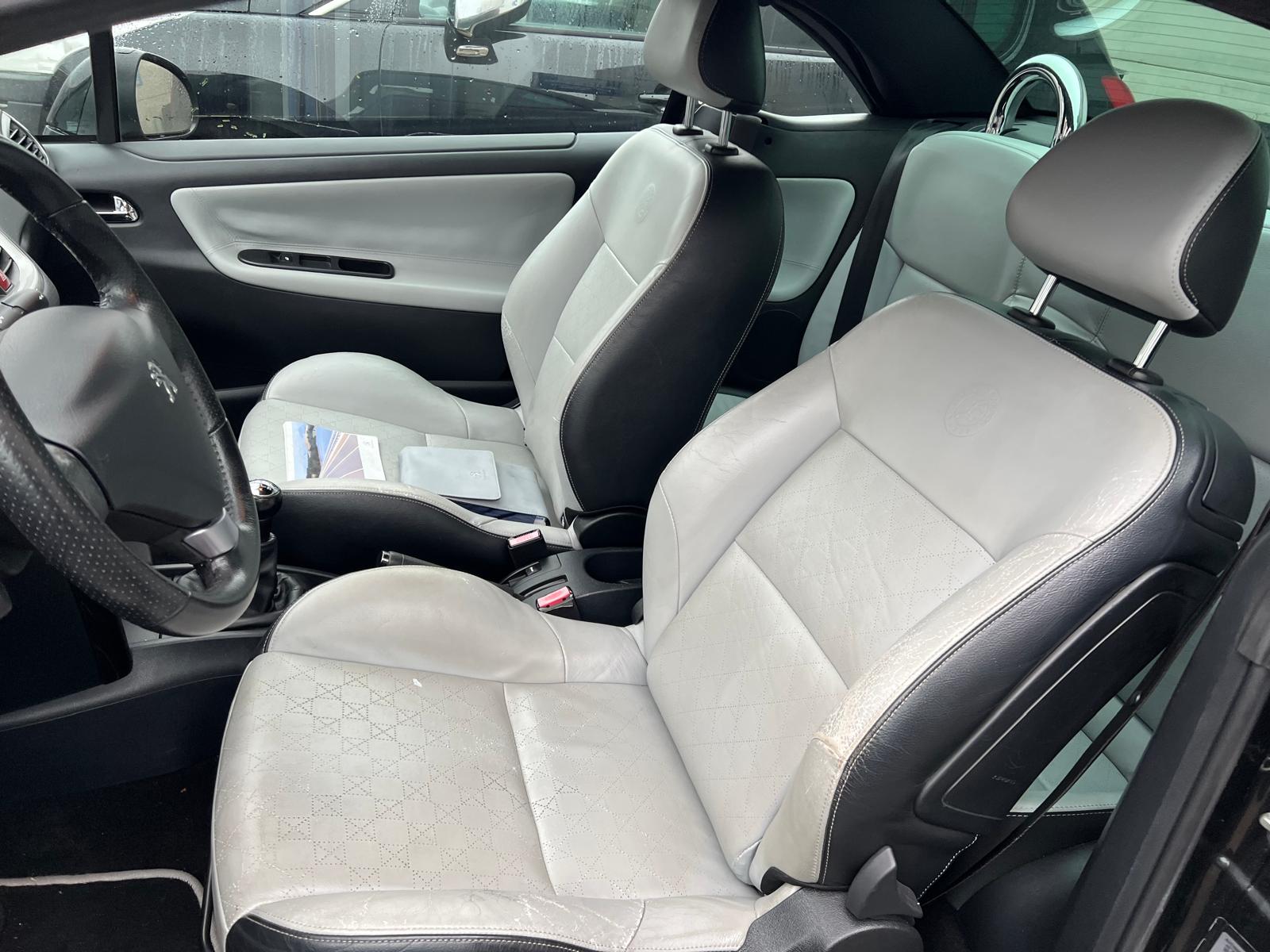 Peugeot 207 cabrio uit 2012