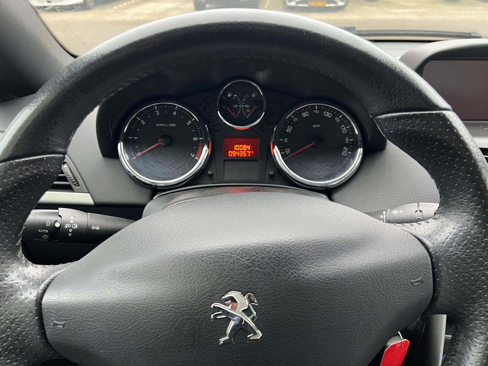 Peugeot 207 cabrio uit 2012