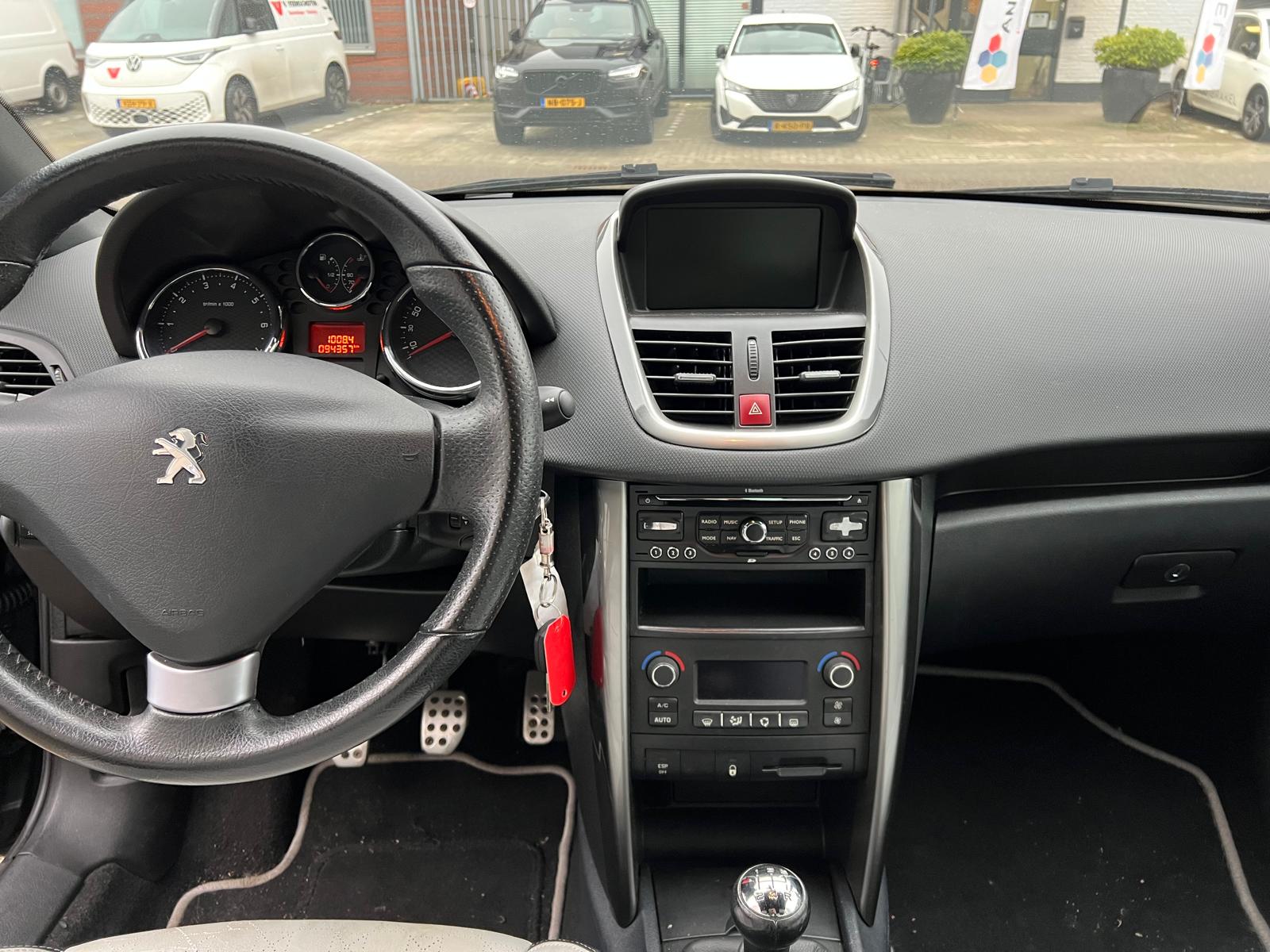 Peugeot 207 cabrio uit 2012