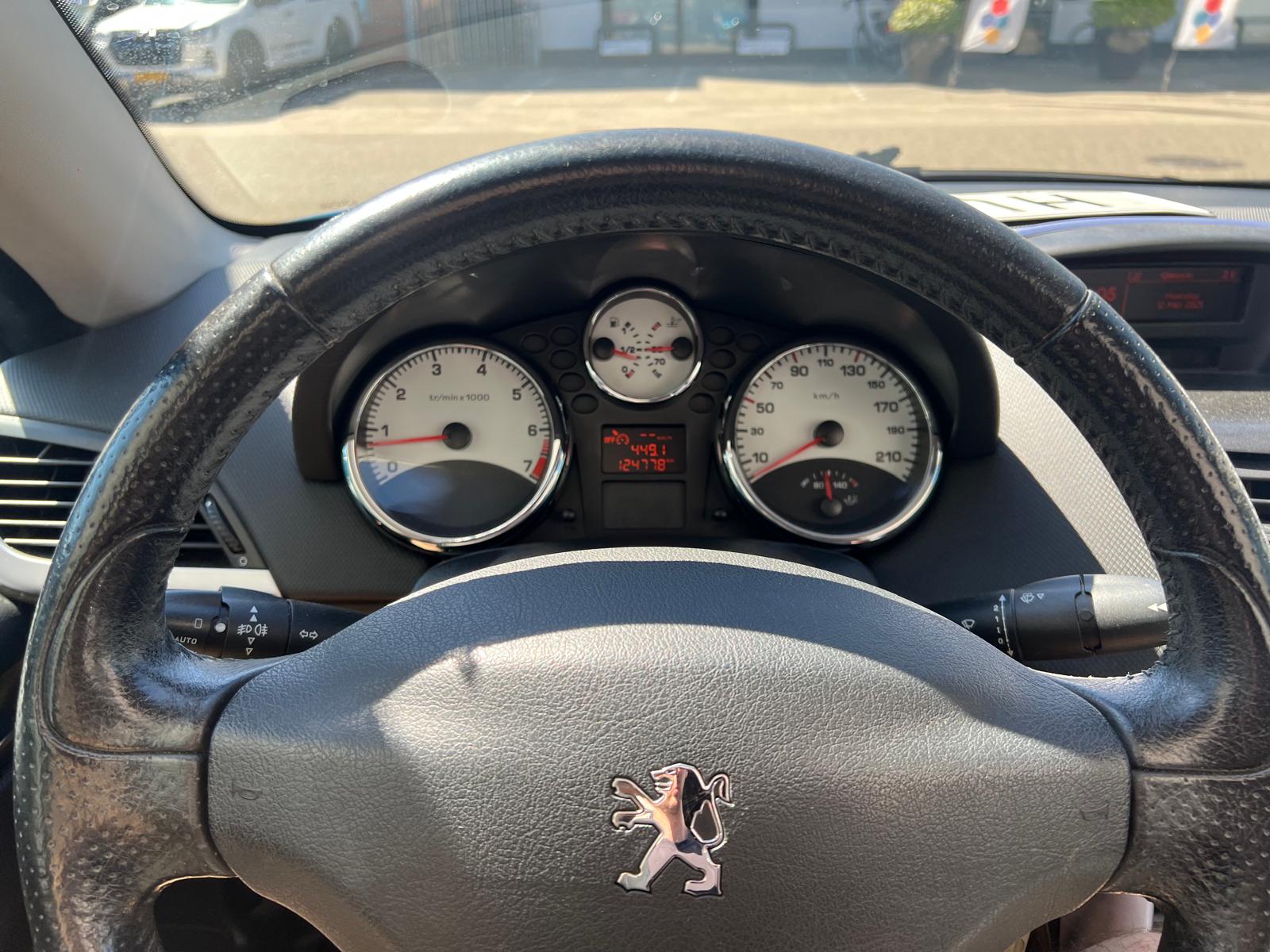 Peugeot 207cc uit 2008