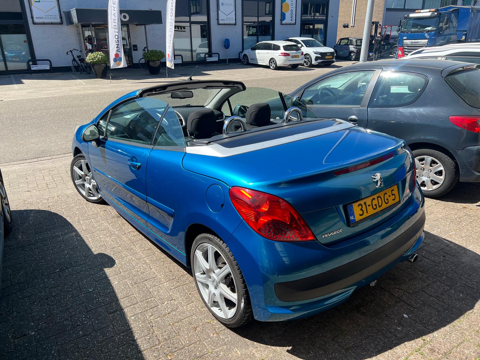 Peugeot 207cc uit 2008